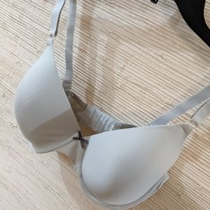 Maidenform gray underwire bra size 36DD lightly padded